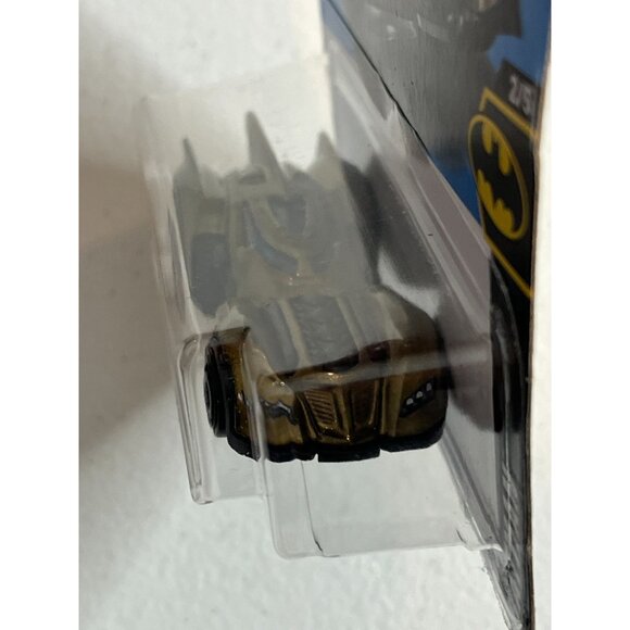 Hot Wheels Batman Arkham Asylum Batmobile 1:64 Diecast Car 2/5 Collectible - Picture 7 of 7